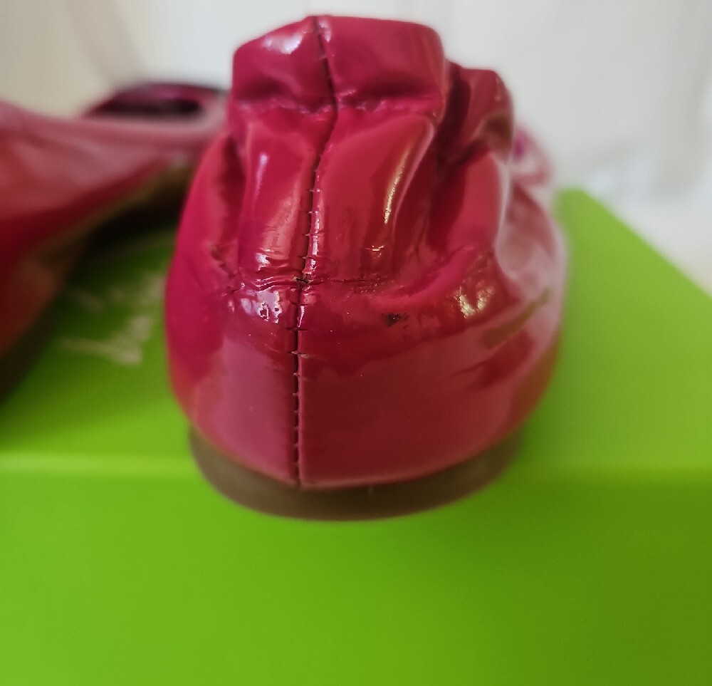 Patent Leather Women's Ballet Flats in Fuchsia, 7.5 - Picture 7 of 10